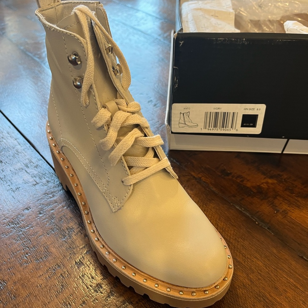 BRAND NEW Dolce Vita boots
